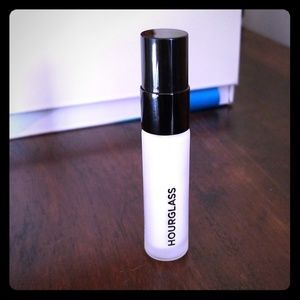 Hourglass Veil mineral face primer + SPF 15
